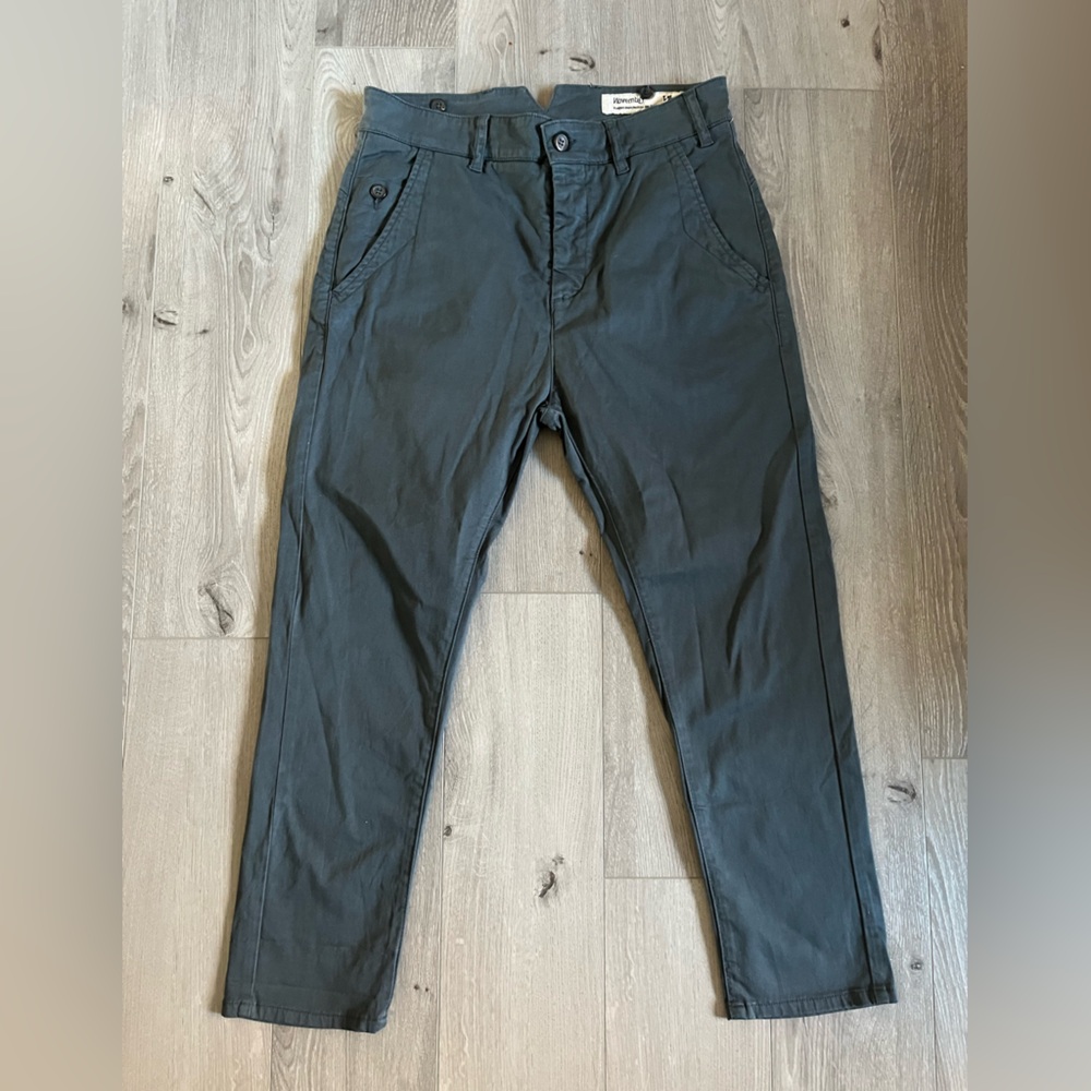 Women’s Casual Tapered Capris - Dark Gray